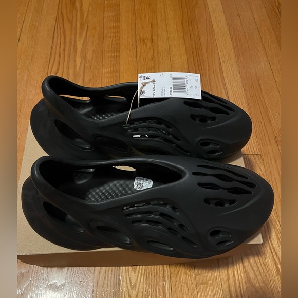 Adidas - Yeezy - Foam Runners - Men - Size 12 - New - With Box - Picture 2 of 4